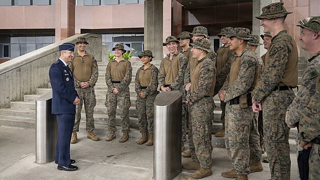 N��eln�k gener�ln�ho �t�bu arm�dy USA Dan Caine podnikl p�ekvapivou n�v�t�vu Venezuely. (4. �ervna 2026)