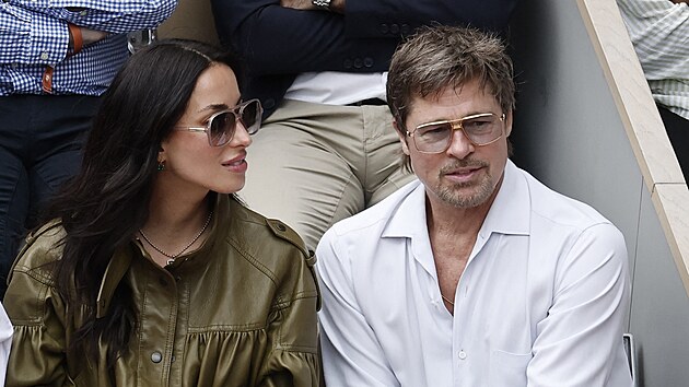 Ines de Ramonov� a Brad Pitt v Pa��i na French Open (6. �ervna 2026)