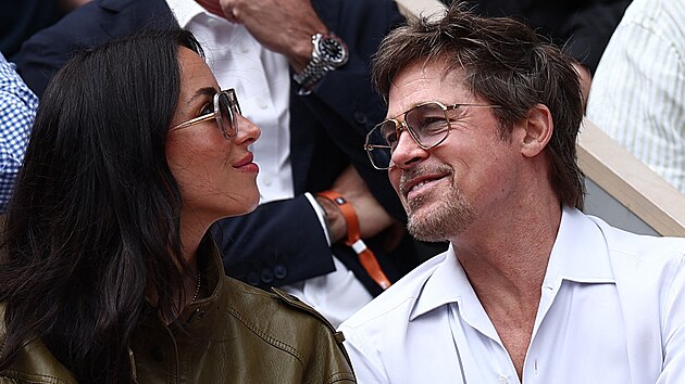 Ines de Ramonov� a Brad Pitt v Pa��i na French Open (6. �ervna 2026)
