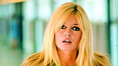 Brigitte Bardot. Bavila ji odhalená ramena, a� z toho vzniklo ozna�ení �bardot�...