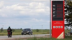 Na Krymu kv�li úder�m ukrajinských dron� na zásobovací trasy zavládl nedostatek...