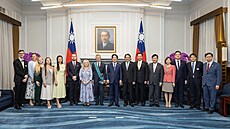 Tchajwanský prezident Laj �ching-te ud�lil p�edsedovi �eského Senátu Milo�i...