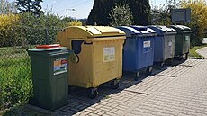 Oran�ové kontejnery na jedlé oleje a tuky z domácnosti nahradily v Litom��icích...