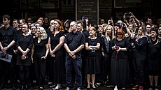 Protest iniciativy Ve�ejnoprávn� s podporou odbor� proti postupu vládní koalice...