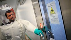 Armádní Centrum biologické ochrany v T�chonín�.
