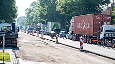 Silni�á�i opravují hlavní p�íjezd do Zlína ve sm�ru od Vizovic. U� v pond�lí...