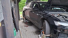 Hasi�i auto odvezli na stanici do Jeseníku, kde jej dva dny kontrolovali....