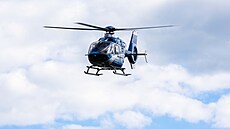 U Vina�ické v�znice na Kladensku zkolaboval v�zen. Na míst� zasahoval vrtulník....