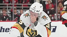 Obránce Brayden McNabb z Vegas v krvi, ve finále o Stanley Cup schytal tvrdý...