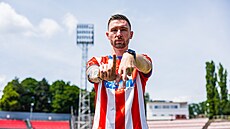 Zbrojovka p�edstavila dal�í dv� prvoligové posily. P�ilákala 32leté...
