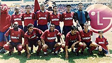 Sestava CSD Municipal v sezon� 1998�99. V brán� s Petrem Kostelníkem (vpravo...