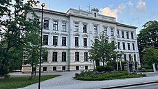Novým �editelem Základní �koly Sokolská v T�eboni se stal Luká� Baierling.
