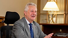 Jaromír Z�na, místop�edseda vlády a ministr obrany (4. �ervna 2026)