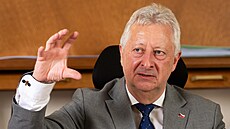 Jaromír Z�na, místop�edseda vlády a ministr obrany (4. �ervna 2026)
