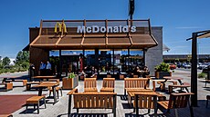 Pobo�ka McDonald�s v Kozomín� je sou�ástí sít� rychlého ob�erstvení, která...