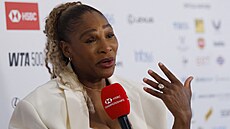 Americká legenda Serena Williamsová na tiskové konferenci p�ed svým o�ekávaným...