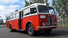 Dopravní podnik Ostrava p�edstavil dva renovované historické skvosty: autobus...