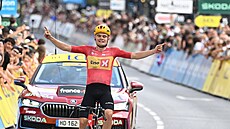 Anthon Charmig z Uno-X si jede pro vít�zství ve druhé etap� závodu Tour...