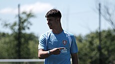 Adam Hlo�ek na tréninku �eské reprezentace p�ed sv�tovým �ampionátem.
