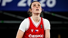 Kate�ina Galí�ková se chystá ke st�ele v utkání mistrovství sv�ta v basketbalu...