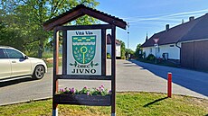 Cisternu minulý týden vodohospodá�i dopravili i do Jivna na �eskobud�jovicku.
