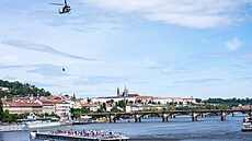 Nácvik záchrany lidí po fiktivní srá�ce dvou civilních lodí na Vltav� (4....