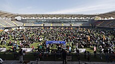 Více ne� osm tisíc fanou�k� dorazilo na stadion Bicentenario de La Florida v...