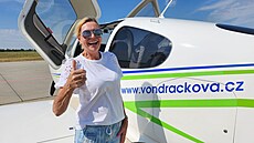 Zp�va�ka Helena Vondrá�ková s Martinem Michalem prodávají své letadlo. (�erven...