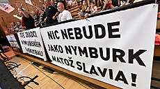 Nymbur�tí fanou�ci se vymezují proti p�esunu klubu pod zna�ku Slavia Praha.