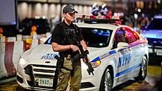 Sou�ást bezpe�nostních opat�ení v okolí Madison Square Garden p�ed t�etím...