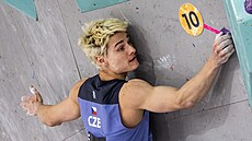 Luká� Mokroluský z �eska v semifinále Sv�tového poháru ve sportovním lezení...