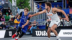 �eský basketbalista Filip Novotný úto�í a MS ve 3x3 v zápase s Nizozemskem.