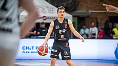 Goran Filipovi� z Nymburka u mí�e