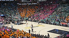 Momentka z úvodního finále NBA mezi San Antonio Spurs a New York Knicks.