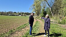 Starostka Hostinného Dagmar Sahánková (nestr.) a starosta Chot�vic Vladimír...
