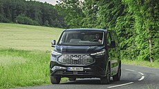Na cestách s Fordem E-Tourneo Custom ve výbav� Titanium X