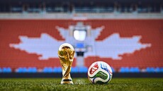 Pohár pro vít�ze a mí� Trionda pro MS ve fotbale 2026