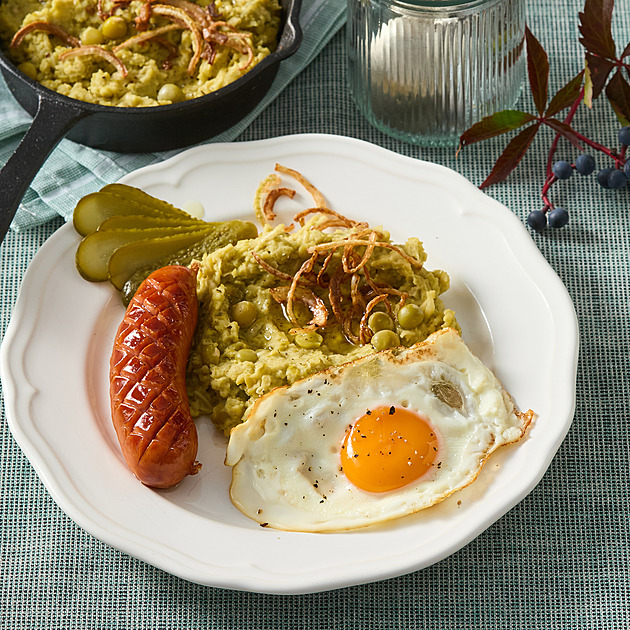 Tradiční hrachová kaše: Recept na poctivou klasiku se smaženou cibulkou