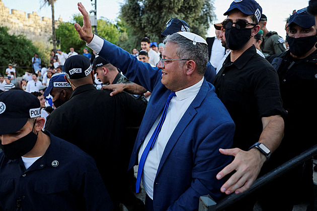 Israel rejects "banana republic" label, vows not to be silenced on Iran deal