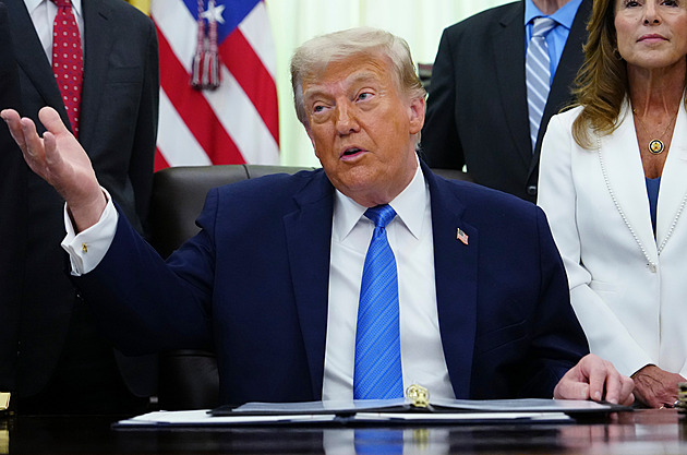 Na basketu ho vybučeli, fotbal vynechá. Trump nepřijde na pr