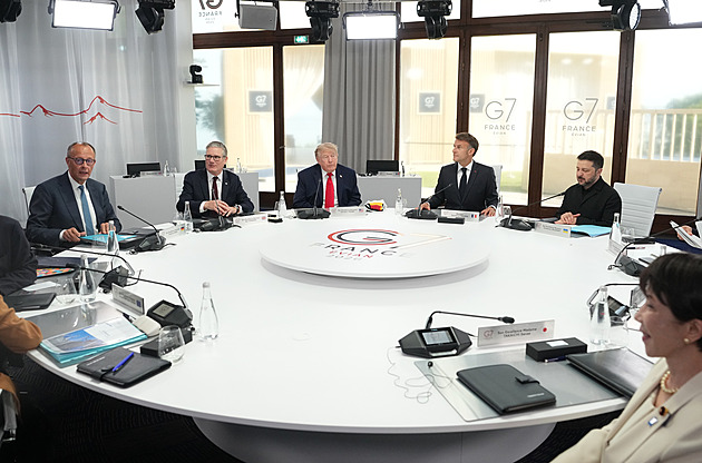 Trump si myslel, že Ukrajina prohraje. Názor změnil díky Macronovi i Zelenskému