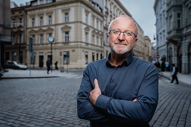 When the railway cartel is defeated, there will be enough money. Unnecessary things are being built, says Jančura