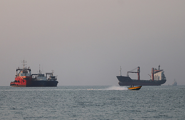 Iran denies imminent deal reports, but says agreement closer than ever