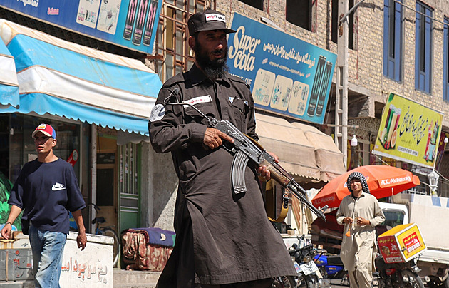 Afghánky musejí nově zakrývat každý centimetr těla, propukly nebývalé protesty