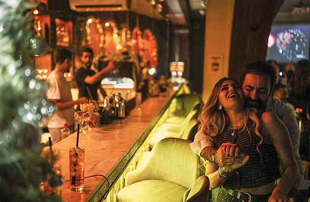 Syria battles alcohol consumption as bars thrive in Damascus, owners question policy
