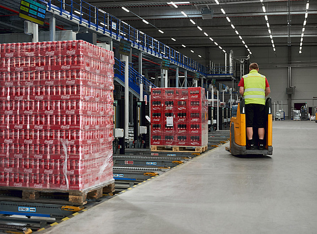 Coca-Cola slaví 55 let české výroby. Ročně u nás stočí přes 400 milionů litrů