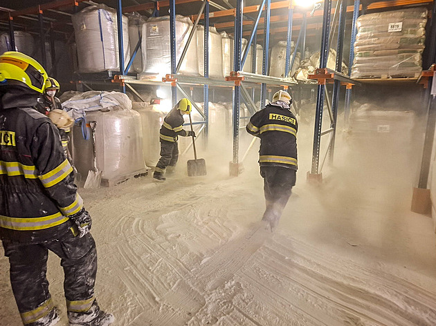 Požár v hale čokoládoven napáchal škodu za 65 milionů, zřejmě ho způsobila zářivka