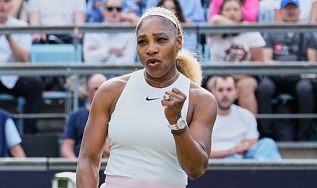Od děvčete s korálky po legendu. Jak se změnila Serena od prvního Wimbledonu?