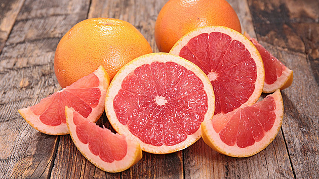 Did you know there's a grapefruit spoon? Here's how to get the most out of your fruit