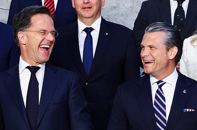 USA se v Evropě méně angažují, kontinent přebírá víc odpovědnosti, řekl velitel NATO